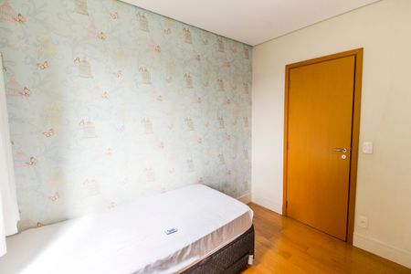 Apartamento à venda com 96m², 3 quartos e 2 vagasQuarto 2