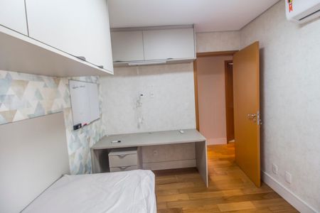 Apartamento à venda com 96m², 3 quartos e 2 vagasQuarto 3