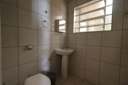Casa para alugar com 200m², 2 quartos e 2 vagasBanheiro