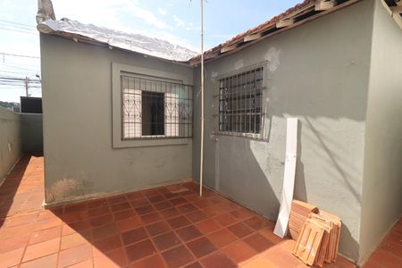 Casa para alugar com 200m², 2 quartos e 2 vagasQuintal 