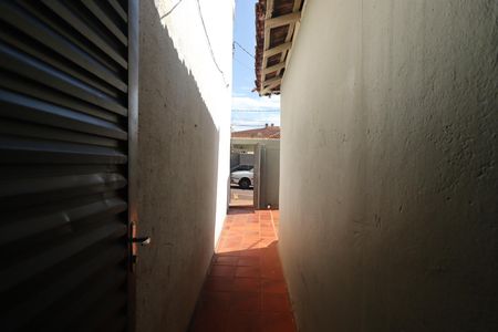 Casa para alugar com 200m², 2 quartos e 2 vagasCorredor