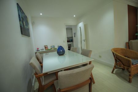 Casa para alugar com 3 quartos, 170m² em Vila Bertioga, São Paulo