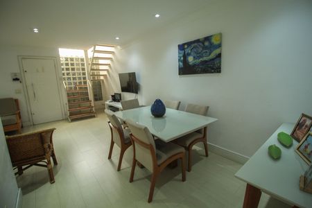 Casa para alugar com 3 quartos, 170m² em Vila Bertioga, São Paulo