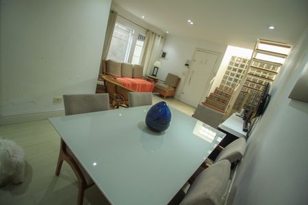 Casa para alugar com 3 quartos, 170m² em Vila Bertioga, São Paulo