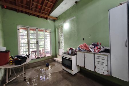 Casa à venda com 250m², 3 quartos e 4 vagas Casa à venda com 250m², 3 quartos e 4 vagasCozinha