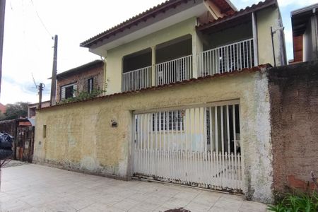 Casa à venda com 250m², 3 quartos e 4 vagas Casa à venda com 250m², 3 quartos e 4 vagasFachada