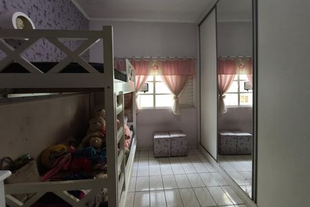Casa à venda com 250m², 3 quartos e 4 vagas Casa à venda com 250m², 3 quartos e 4 vagasQuarto 1