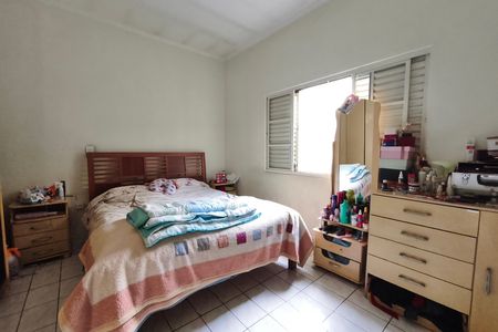 Casa à venda com 250m², 3 quartos e 4 vagas Casa à venda com 250m², 3 quartos e 4 vagasQuarto 2
