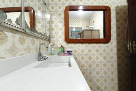 Casa à venda com 250m², 3 quartos e 4 vagas Casa à venda com 250m², 3 quartos e 4 vagasBanheiro
