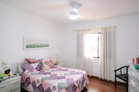 Casa à venda com 260m², 3 quartos e 2 vagasSuíte