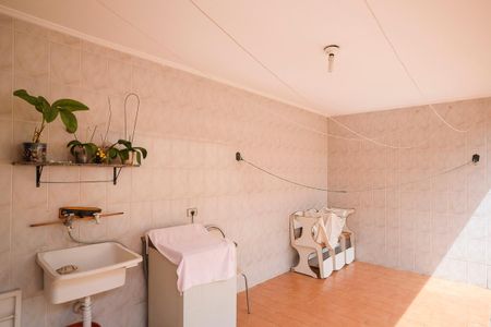 Casa à venda com 260m², 3 quartos e 2 vagasÁrea de serviço