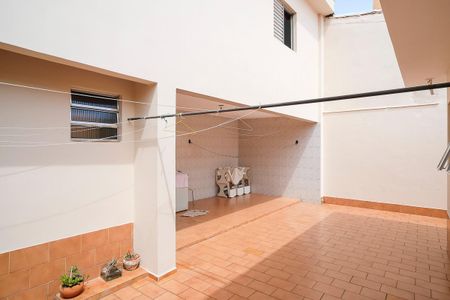 Casa à venda com 260m², 3 quartos e 2 vagasQuintal