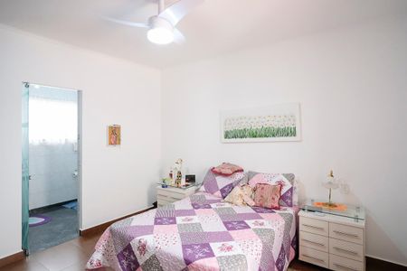 Casa à venda com 260m², 3 quartos e 2 vagasSuíte