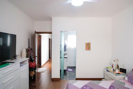 Casa à venda com 260m², 3 quartos e 2 vagasSuíte