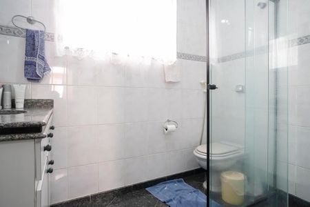 Casa à venda com 260m², 3 quartos e 2 vagasBanheiro da suíte
