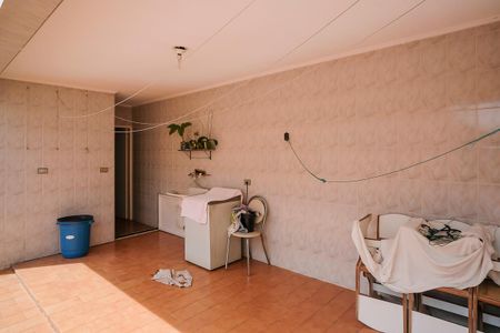 Casa à venda com 260m², 3 quartos e 2 vagasÁrea de serviço