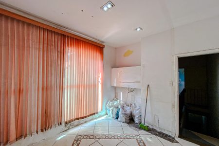 Casa à venda com 350m², 3 quartos e 2 vagasSala