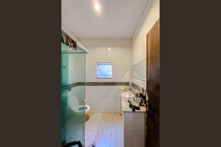 Casa à venda com 350m², 3 quartos e 2 vagasBanheiro
