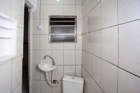 Banheiro de casa para alugar com 1 quarto, 20m² em Conceição, Diadema