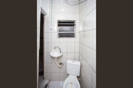 Banheiro de casa para alugar com 1 quarto, 20m² em Conceição, Diadema