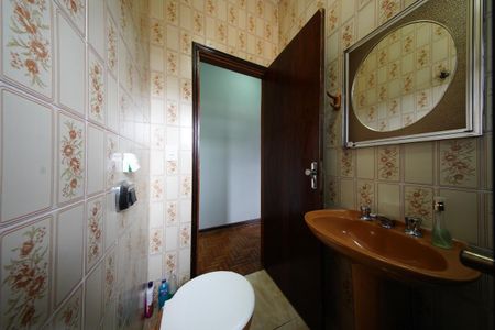 Casa à venda com 195m², 4 quartos e 2 vagasBanheiro