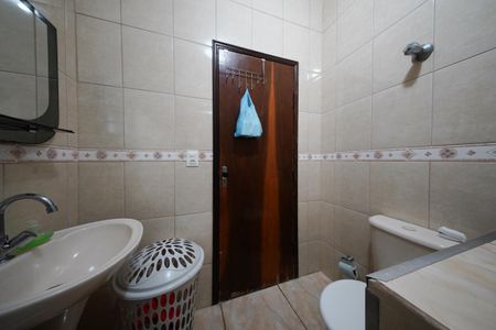 Casa à venda com 195m², 4 quartos e 2 vagasBanheiro da Suíte
