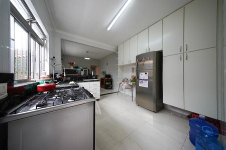 Casa à venda com 195m², 4 quartos e 2 vagasCozinha