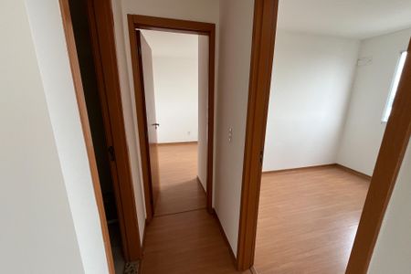 corredor de apartamento para alugar com 2 quartos, 52m² em Parque Sarapuí, Duque de Caxias