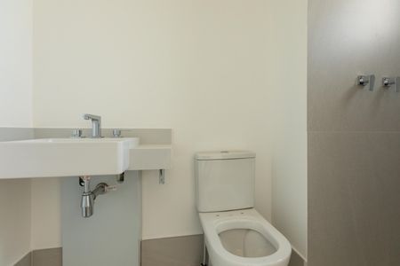 Apartamento à venda com 145m², 3 quartos e 3 vagasBanheiro da Suíte 2