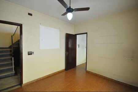 Casa à venda com 300m², 4 quartos e 2 vagasCopa