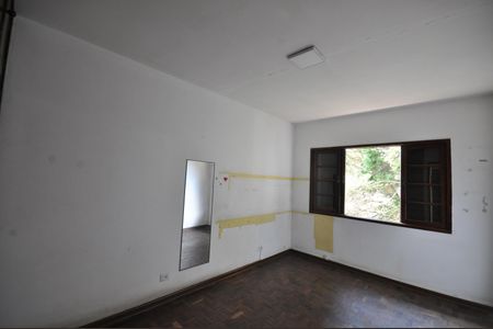 Casa à venda com 300m², 4 quartos e 2 vagasQuarto 2
