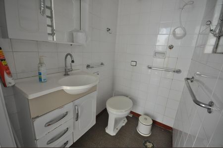 Casa à venda com 300m², 4 quartos e 2 vagasBanheiro - Edícula
