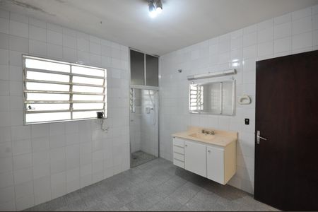 Casa à venda com 300m², 4 quartos e 2 vagasBanheiro