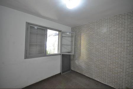 Casa à venda com 300m², 4 quartos e 2 vagasQuarto- Edícula