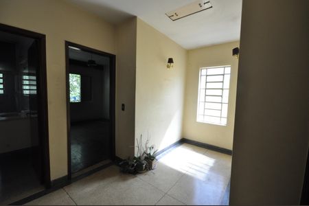 Casa à venda com 300m², 4 quartos e 2 vagasHall de circulação