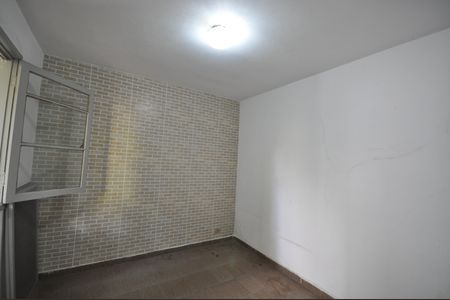 Casa à venda com 300m², 4 quartos e 2 vagasQuarto- Edícula