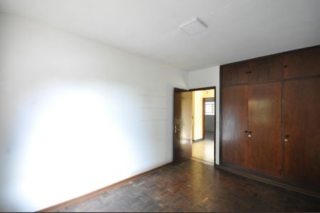 Casa à venda com 300m², 4 quartos e 2 vagasQuarto 2