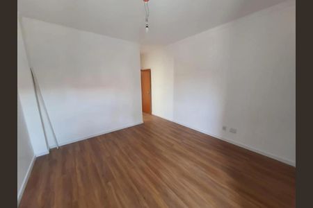 Casa à venda com 170m², 3 quartos e 2 vagas Casa à venda com 170m², 3 quartos e 2 vagasQuarto