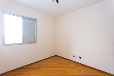 Quarto 2 de apartamento para alugar com 2 quartos, 70m² em Vila Santana, São Paulo