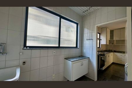 Apartamento à venda com 140m², 4 quartos e 3 vagasÁrea de serviço 