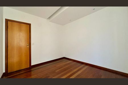 Apartamento à venda com 140m², 4 quartos e 3 vagasQuarto 