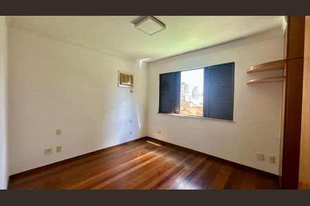Apartamento à venda com 140m², 4 quartos e 3 vagasQuarto 