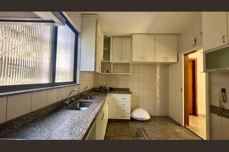 Apartamento à venda com 140m², 4 quartos e 3 vagasCozinha 