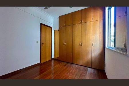 Apartamento à venda com 140m², 4 quartos e 3 vagasQuarto 