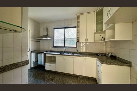Apartamento à venda com 140m², 4 quartos e 3 vagasCozinha 