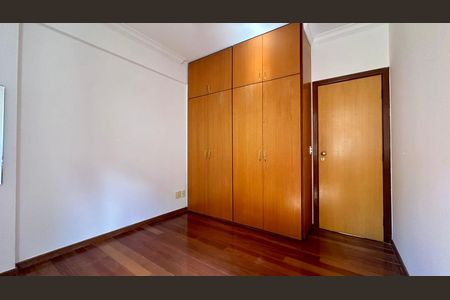 Apartamento à venda com 140m², 4 quartos e 3 vagasQuarto 