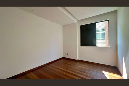 Apartamento à venda com 140m², 4 quartos e 3 vagasQuarto 