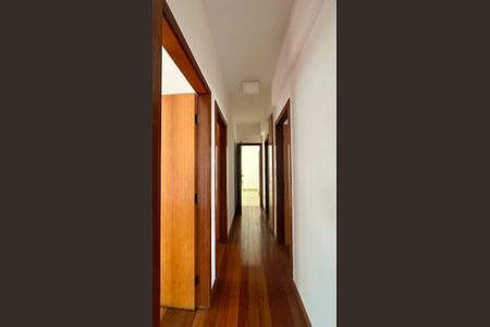 Apartamento à venda com 140m², 4 quartos e 3 vagasCorredor 