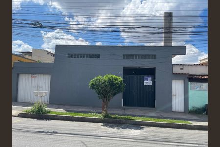 Casa à venda com 360m², 6 quartos e 3 vagasPlaca Instalada no dia 28-04-2026 com o codiggo RXDE-84