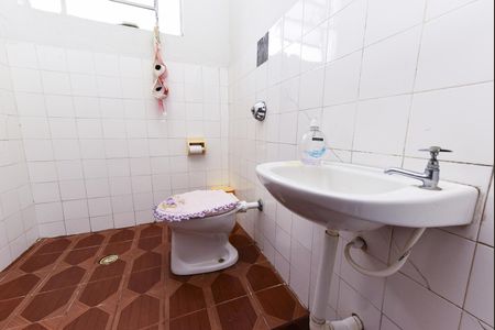 Casa à venda com 360m², 6 quartos e 3 vagasBanheiro 1